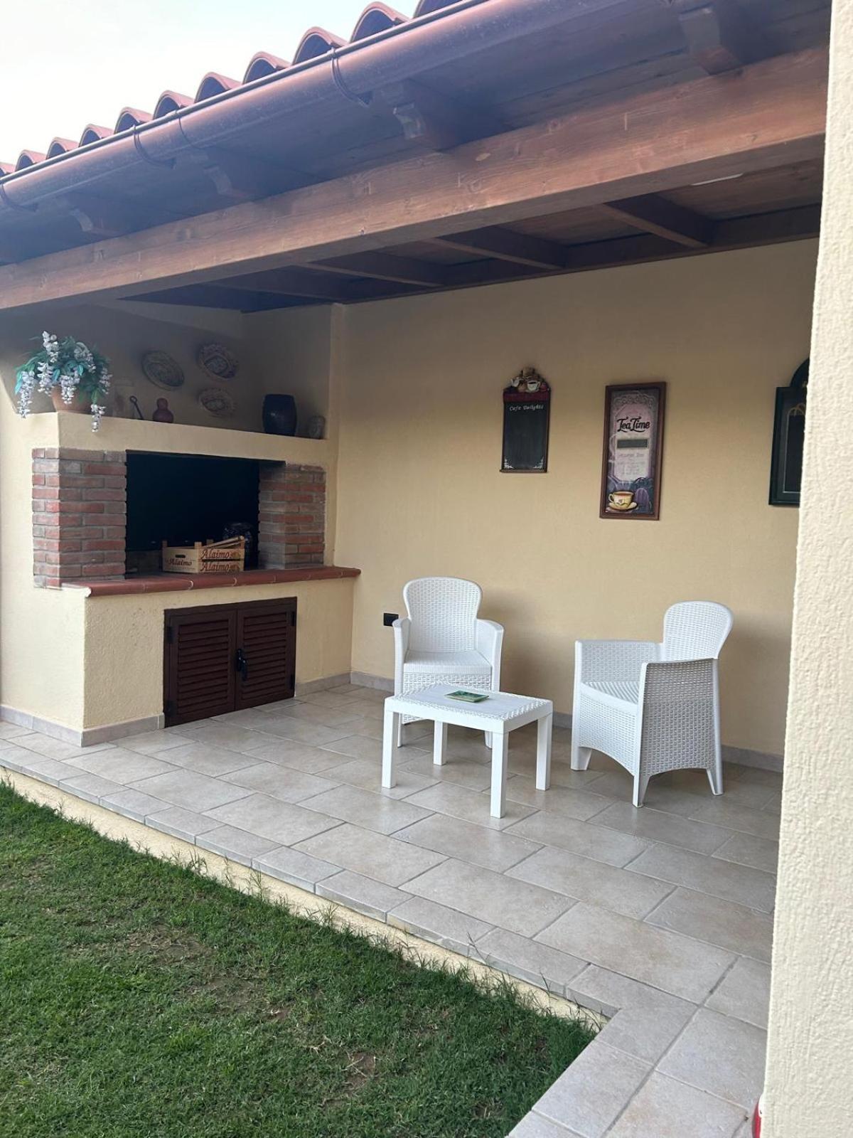 I Sogni Di Alice Villa Pula Exterior photo